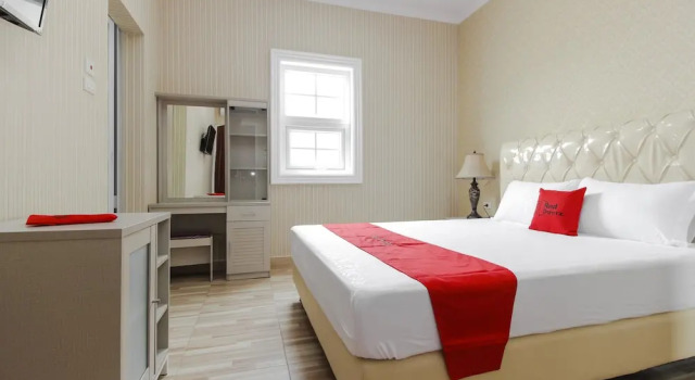 RedDoorz Plus @ Kwitang 2, Book Hotel Jakarta Jakarta Province