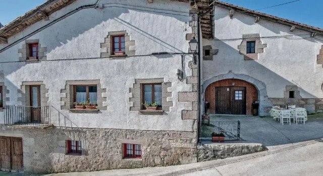 House With 5 Bedrooms in Baráibar, With Wonderful Mountain View, Furni, Rezerwuj Hotel Hotele w Baraibar z parkingiem, Parking