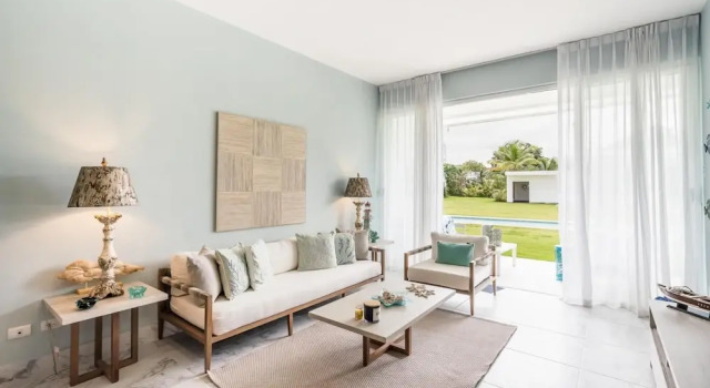 Two-bedroom apt With Pool View bbq in Lake View