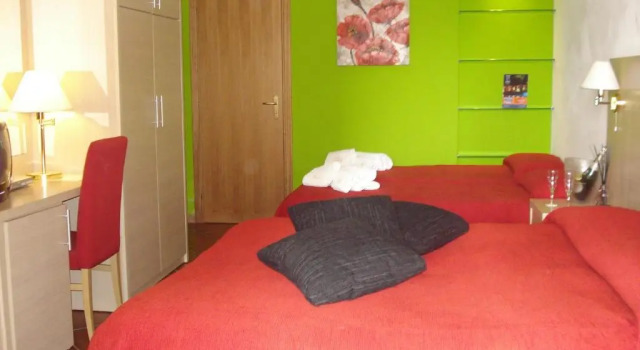 Четырёхместный номер Standard с видом на сад Villa Carlo Resort
