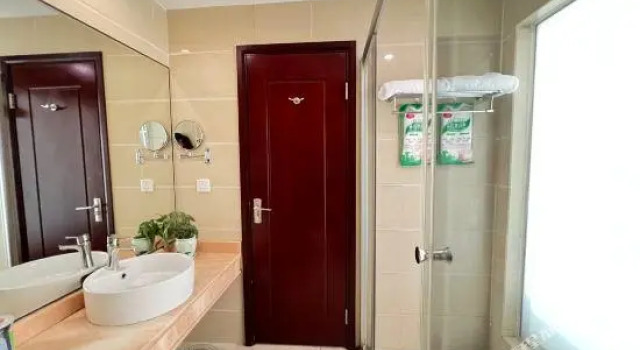 Двухместный номер Deluxe Foshan Jiagao Business Hotel