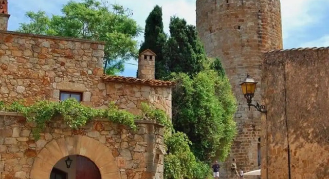 Balmy Villa in Pals With Private Swimming Pool