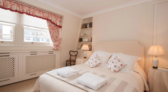 Veeve  Smith Terrace Pretty Mews House 3 Bed 2 Bath Chelsea