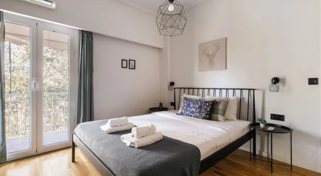 Zeus 2-Bedroom Apt with Acropolis View, Забронировать Апартаменты/квартира Афины Острова Саронического залива - Аттика, рядом с Холм Филопаппос