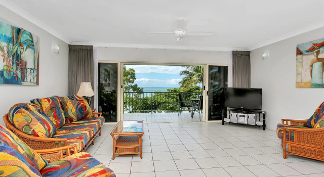Апартаменты Superior Beachfront Apartments on Trinity Beach