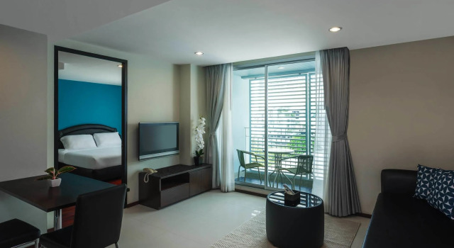 Silom Lofts Hotel