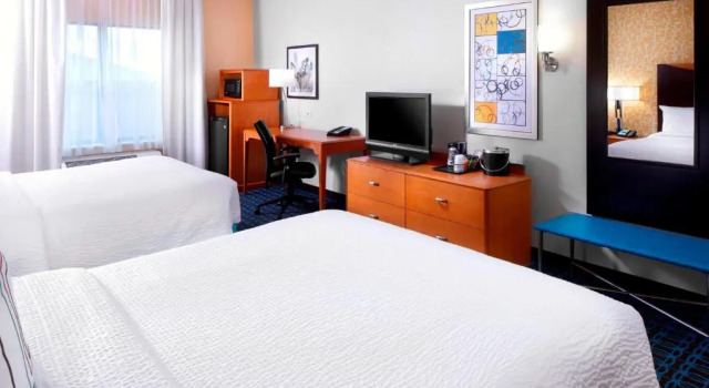 Четырёхместный номер Standard Fairfield Inn & Suites by Marriott Cumberland