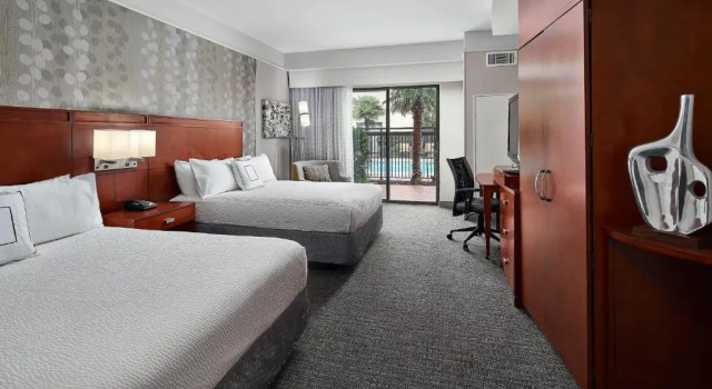 Двухместный номер Standard с видом на бассейн Courtyard Shreveport-Bossier City/Louisiana Boardwalk