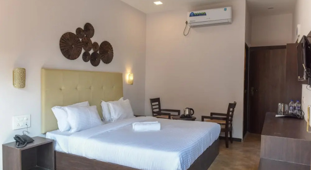 Коттедж с красивым видом из окна Aurum Resorts Morjim, 500 meters from Beach