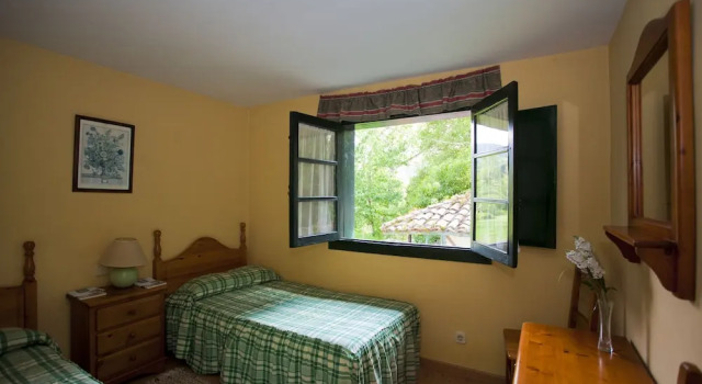 Casa Rural Solapeña, Rezerwuj Hotel Hotele i noclegi w Sevares, Hotel