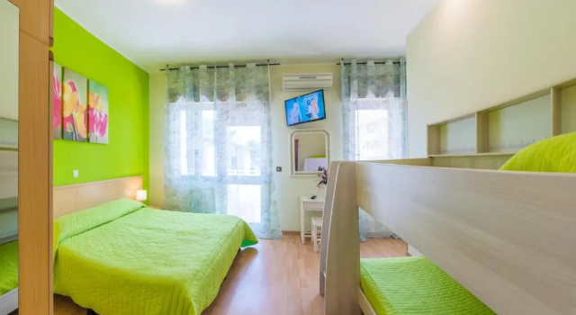 Четырёхместный номер с балконом Hotel Romantik & Depandance