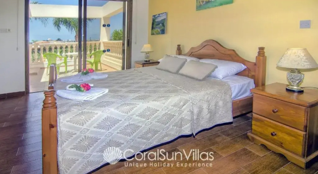 Fabulous Villa In Coral Bay Near Beach, Amenities, Book Villa Hoteller i Coral Bay med parkering, Parkering