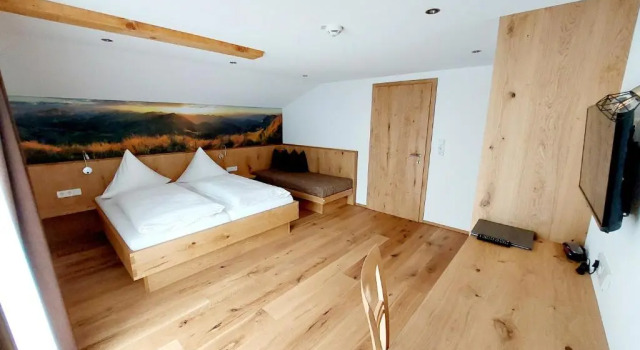 Апартаменты с балконом Hotel Garni Krumbach
