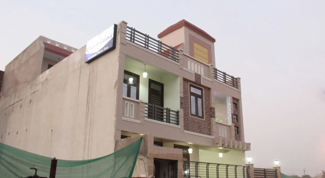 FabHotel Queen Palace by OYO Rooms
