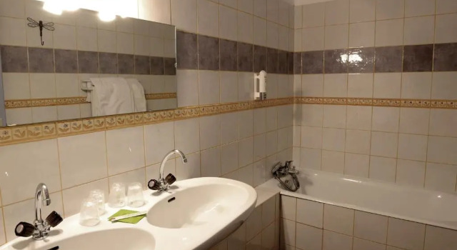 Четырёхместный номер Standard Hôtel Le Mont Barral