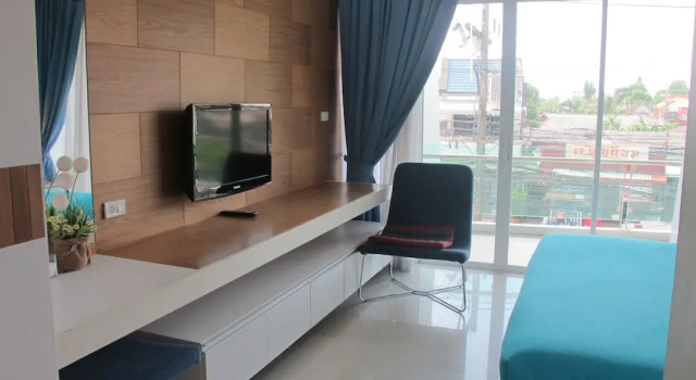 Номер Deluxe с балконом Phuket Jula Place