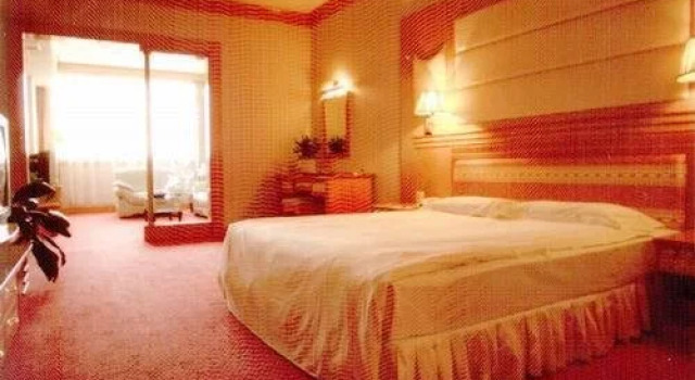 Deluxe Hotel, Boek Hotel Hotels in Guangdong met parkeren, Parkeren