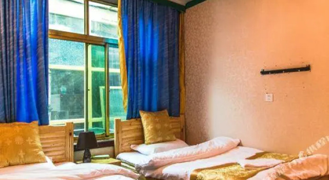 Lhasa Zangtaofang Hotel, Rezerwuj Hotel Lhasa Xinjiang, w pobliżu Ramoche Temple