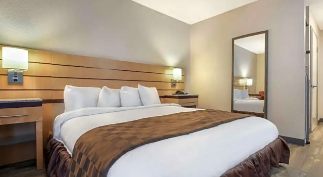 Номер Standard SureStay Plus by Best Western Tarboro-Kingsboro