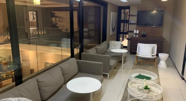 Luxe Life House, Забронировать Отель Шеффилд-Бич Durban North Coast