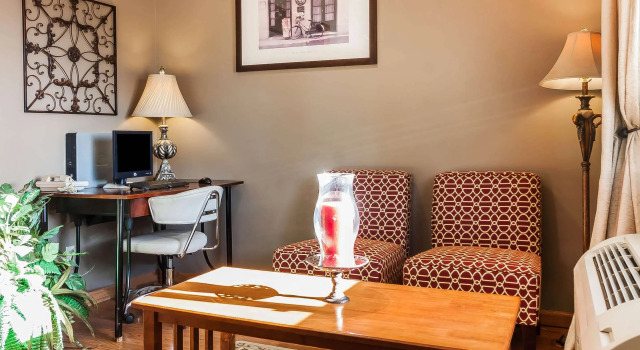 Rodeway Inn Holdrege, Rezerwuj Hotel Holdrege Nebraska