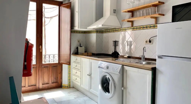 Трёхместный номер Standard с балконом Boutike Apartments