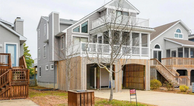 209 Parkwood Street by Long & Foster