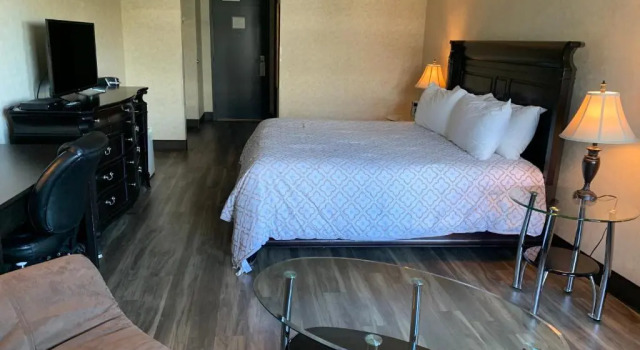 Двухместный номер Deluxe Coast Lonsdale Quay Hotel