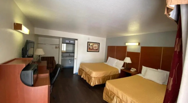 Четырёхместный номер Standard Travelodge by Wyndham Albuquerque West