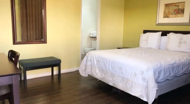 Двухместный номер Standard Royal Inn and Suites