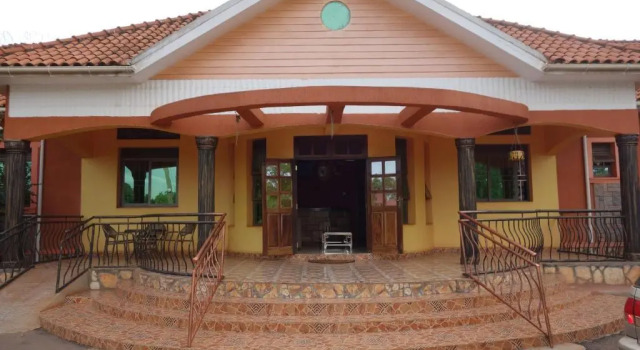 Doppel Suite Impala Suites Jinja