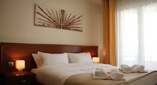 Семейный номер Standard c 1 комнатой с балконом The Originals Boutique, Hotel lOccitan, Aubagne