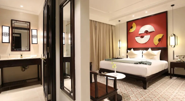 Семейный номер Standard с балконом и с красивым видом из окна Laluna Hoi An Riverside Hotel & Spa