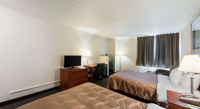 Четырёхместный номер Standard Quality Inn Bradley- Bourbonnais