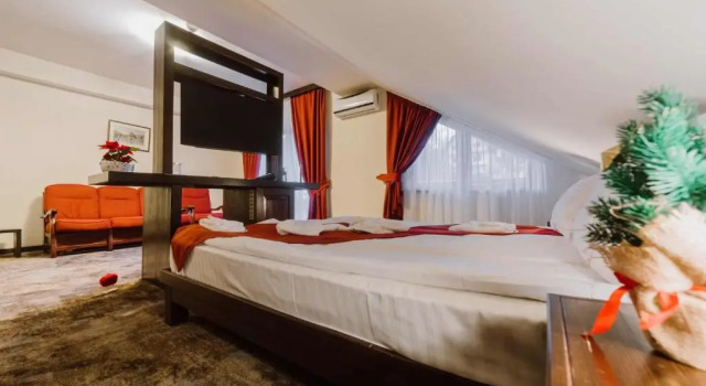 Двухместный люкс с видом на бассейн Hotel Relax & Resort Sovata