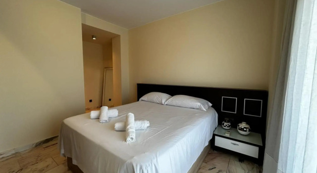Apartamentos Rosa Park, Rezerwuj Apartament Hotele w Gironès z parkingiem, Parking
