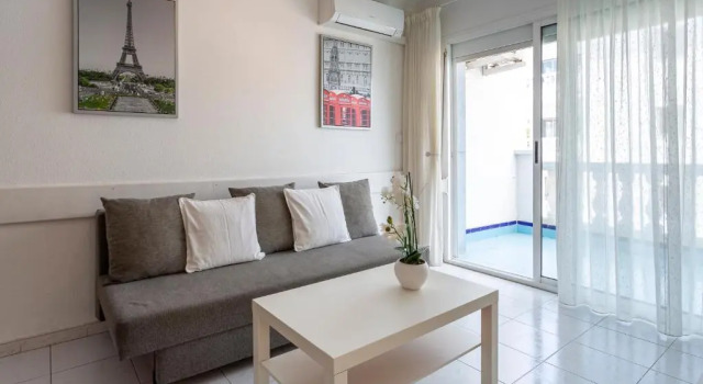 Apt 200 meters from the beach id, Prenota Hotel Hotel a Costa Brava con piscina, Piscina