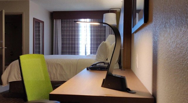 Номер Standard Holiday Inn Express & Suites Irving Conv Ctr - Las Colinas by IHG