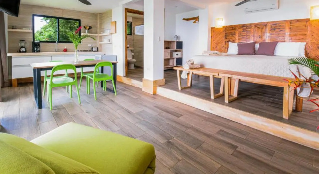 Апартаменты Funky Monkey Lodge