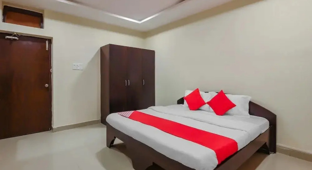 Capital O 18725 Hotel Hillside, Rezerwuj Hotel Jubilee Hills 