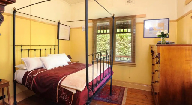 Коттедж с 3 комнатами Como Cottage Accommodation
