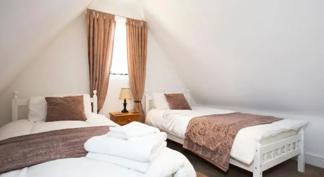 Standard quarto The Harvard Inn