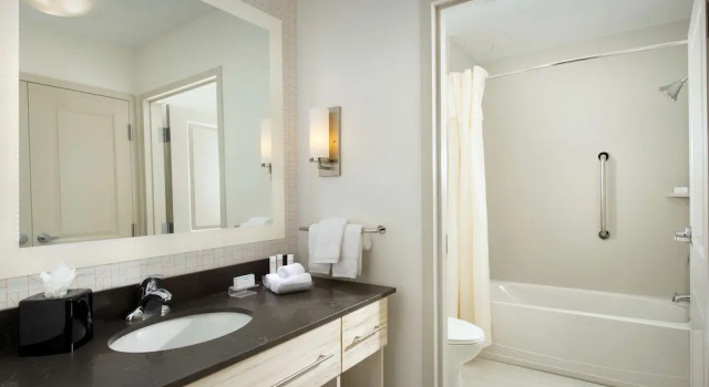 Двухместная студия with Roll In Shower Mobility/Hearing Accessible Homewood Suites by Hilton Miami Downtown/Brickell