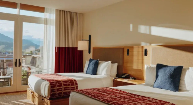 Четырёхместный номер Superior с балконом Limelight Hotel Ketchum