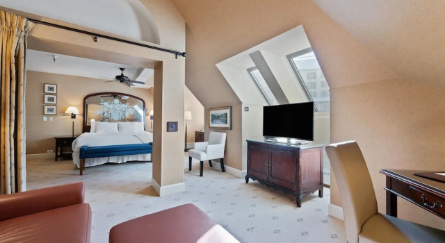 Полулюкс Poste Montane Lodge by East West