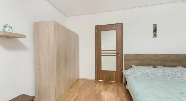 Vlad House Decebal, Забронировать Отель Отели Бухареста с парковкой, рядом с Торговый центр Bucharest Mall, Парковка