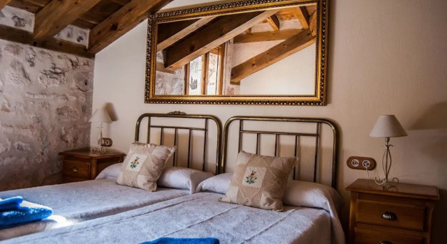 La Fuente del Poval, Prenota Hotel Caballar 