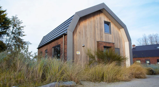 Duinhuis Luxurious 6-person Dune House