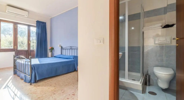 Номер Deluxe Three Guest House