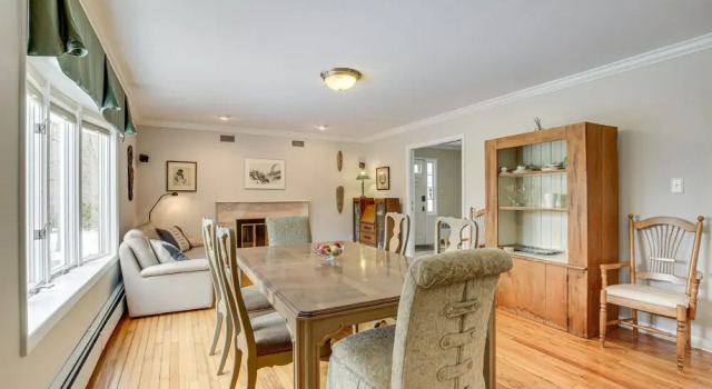 Spacious Mount Kisco Home < 1 Mi to Downtown!, 预订 酒店 Mount Kisco Westchester County